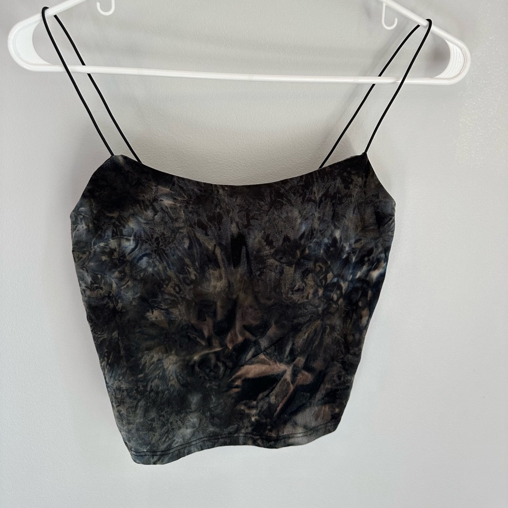 Black cropped tank top.